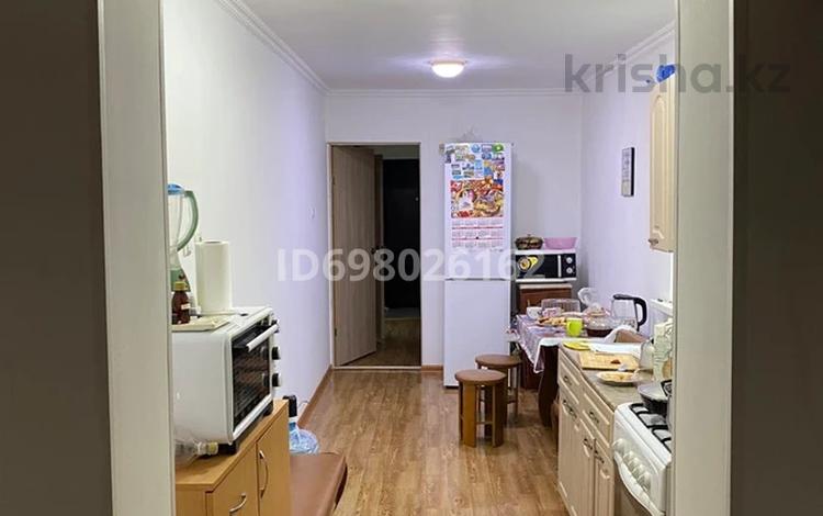 Отдельный дом · 4 комнаты · 180 м² · 12 сот., мкр Аксай, С датова 3 — Акжар1 за 15 млн ₸ в Атырау — фото 2