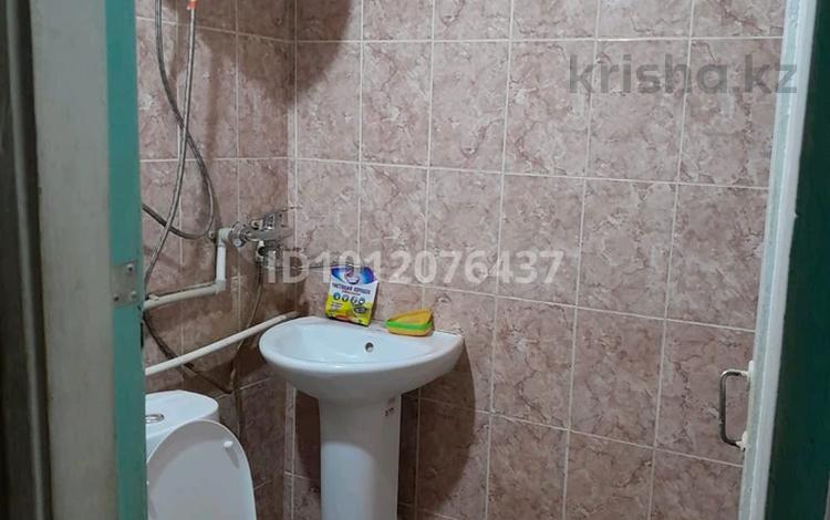 1-бөлмелі пәтер · 18 м² · 1/5 қабат, Селевина 15, бағасы: 6 млн ₸ в Семее — фото 2