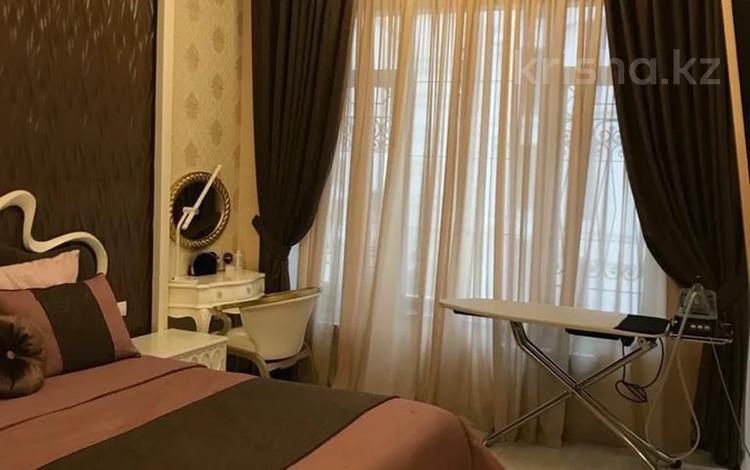 1-комнатная квартира · 65 м² · 2 этаж, Розыбакиева 320 за 300 000 ₸ в Алматы, Бостандыкский р-н — фото 6