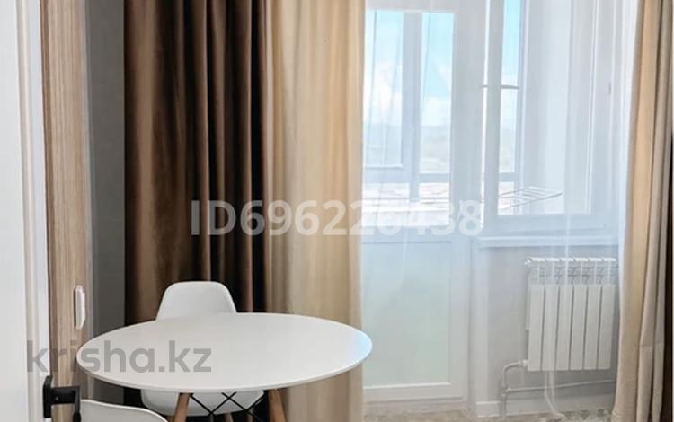 1-комнатная квартира · 43 м² · 5/10 этаж, Сатпаева 57/2 за 15 000 ₸ в Усть-Каменогорске — фото 2