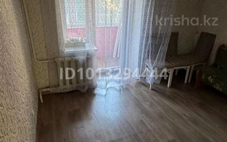 4-бөлмелі пәтер · 80 м² · 2/6 қабат, назарбаева 145, бағасы: 27 млн ₸ в Усть-Каменогорске — фото 2