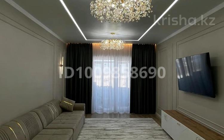 4-комнатная квартира · 130 м² · 4/4 этаж, Самал 87/1 — Самал-Коняхина за 55 млн 〒 в Уральске — фото 2