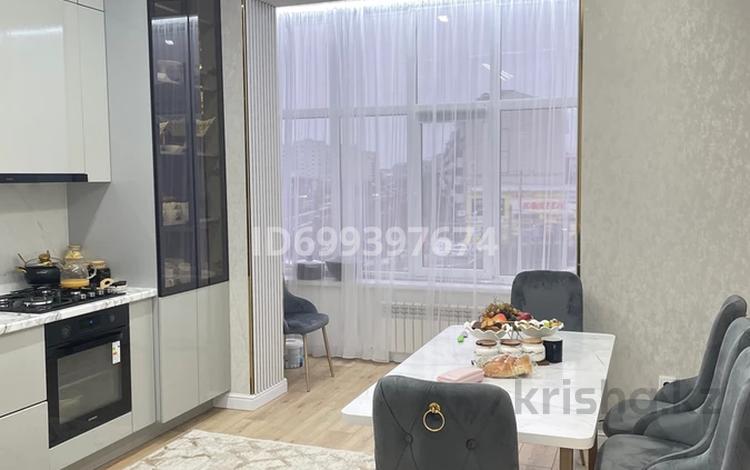 3-бөлмелі пәтер · 130 м² · 3/3 қабат, мкр Жана Орда, Тауелсиздик 19 — Мосаовскии тауелсиздик, бағасы: 60 млн ₸ в Уральске — фото 2