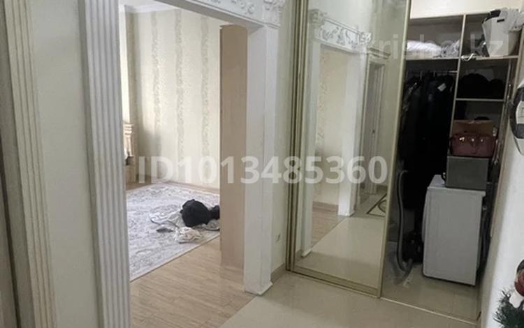 1-комнатная квартира · 50 м² · 8/17 этаж, Керей и Жанибек хандар за 32 млн ₸ в Астане, Есильский р-н — фото 2