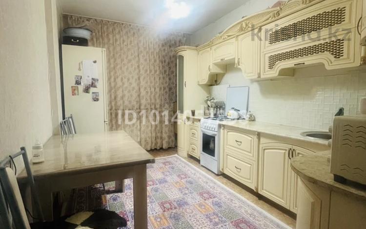 1-комнатная квартира · 40 м² · 1/5 этаж, мкр Арай-2 16 за 100 000 ₸ в Таразе — фото 2