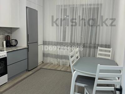 2-бөлмелі пәтер, 82 м², 2/9 қабат ай сайын, Абая 123, бағасы: 280 000 〒 в Костанае