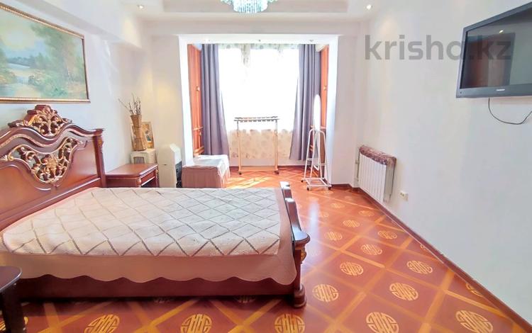 2-бөлмелі пәтер · 55 м² · 6/8 қабат, Кабанбай батыра 138 — Угол ул. Сейфуллина, бағасы: 300 000 ₸ в Алматы, Алмалинский р-н — фото 11