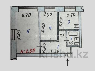 2-бөлмелі пәтер · 43.2 м² · 1/3 қабат, Каныша Сатбаева 89 — В районе магазина «Радуга», бағасы: 9 млн ₸ в Жезказгане