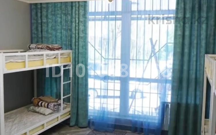 4 комнаты · 500 м² · 1 этаж, мкр Аксай-1А 27 за 3 000 ₸ в Алматы, Ауэзовский р-н — фото 2