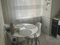 2-бөлмелі пәтер · 44.4 м² · 4/5 қабат, Сакена Сейфуллина — 14 школа, бағасы: 10 млн ₸ в Абае