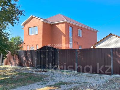 Жеке үй · 5 бөлме · 242 м² · 11 жүзд., Қамбар батыр 13, бағасы: 58 млн ₸ в Актобе, жилой массив Заречный-3