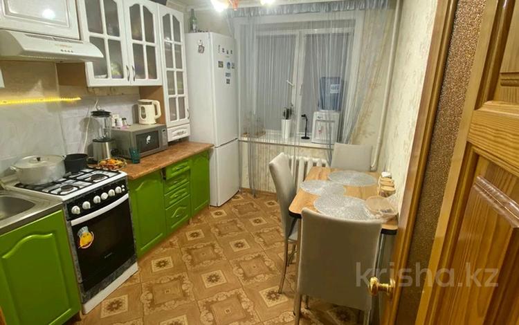 2-комнатная квартира, 50 м², 1/6 этаж, 20 мкрн 1 за 15.8 млн 〒 в Петропавловске — фото 2