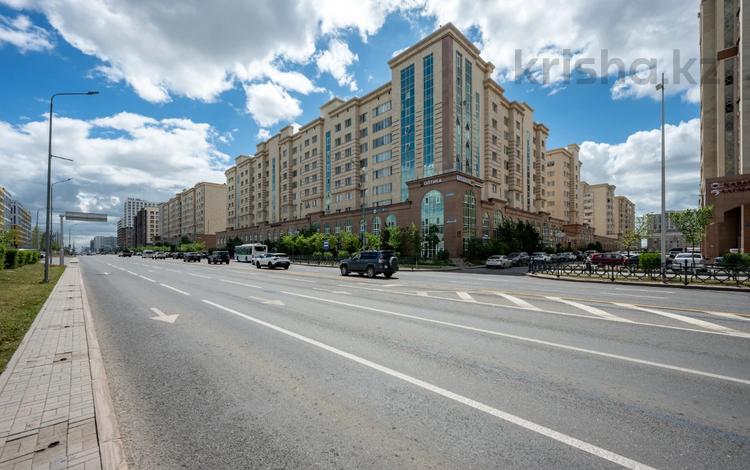 2-бөлмелі пәтер · 60 м² · 8/9 қабат, Жумекен Нажимеденов 16, бағасы: 28 млн ₸ в Астане, Сарайшык р-н — фото 2