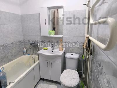 2-комнатная квартира · 46 м² · 5/5 этаж, мкр Акбулак 15 — Арай Плаза за 10 000 ₸ в Таразе