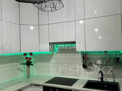 2-комнатная квартира · 80 м² · 8/17 этаж, мкр Таугуль-2, Навои 37 — Жандосова навой 37 за 400 000 ₸ в Алматы, Ауэзовский р-н