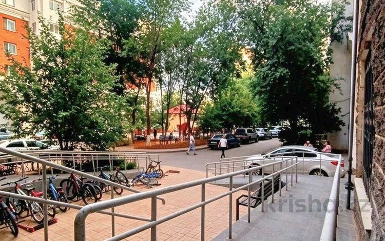 3-комнатная квартира · 90 м² · 9/9 этаж, Бараева 13 за 48.5 млн ₸ в Астане, р-н Байконур — фото 2