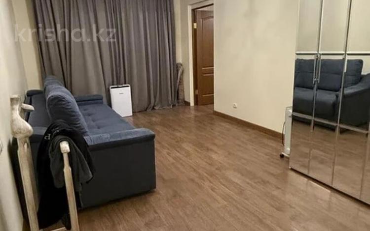 2-бөлмелі пәтер · 42 м² · 1/5 қабат, Алмагүл ш/а. 5, бағасы: 32.5 млн ₸ в Алматы, Бостандыкский р-н — фото 2