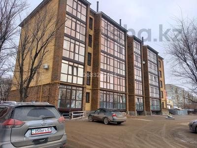 2-комнатная квартира, 60 м², 2/5 этаж, Женис 33/3 за 25 млн 〒 в Уральске