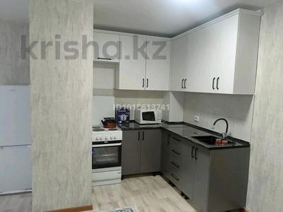 2-бөлмелі пәтер · 64 м² · 12/12 қабат, 9 коше 34/1 — Туран мол касы. дал алды мектеп, бағасы: 18 млн ₸ в Туркестане