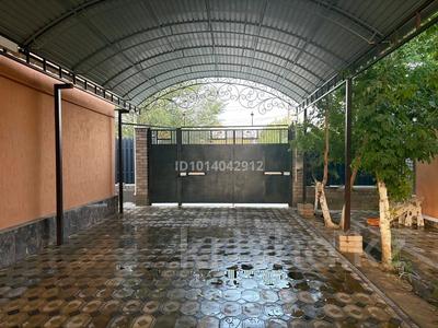 Жеке үй · 4 бөлме · 130 м² · 10 жүзд., Үбсұлтан Аяпов 19 — Арай памятник, бағасы: 38 млн ₸ в 