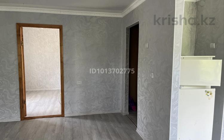 2-комнатная квартира · 37.7 м² · 2/5 этаж, мкр 5, Есет батыра 162 — Рядом магазин Кадияр за 13 млн ₸ в Актобе — фото 2