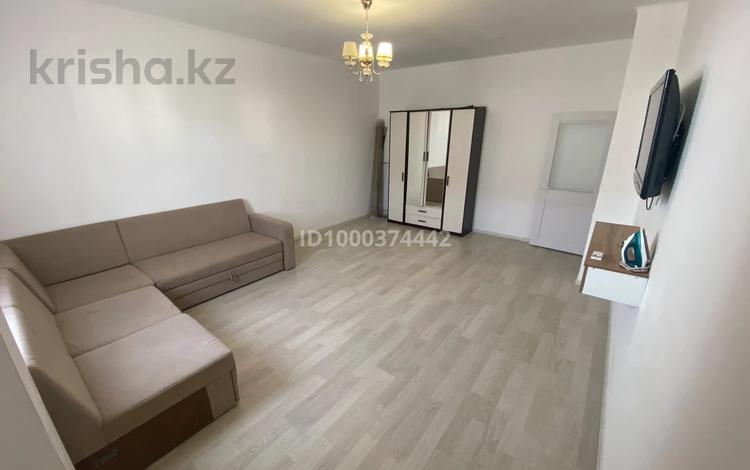 1-бөлмелі пәтер · 44 м² · 1/5 қабат, Нұрсая ш/а., Ел Орда 9А, бағасы: 18 млн ₸ в Атырау, мкр Нурсая — фото 12