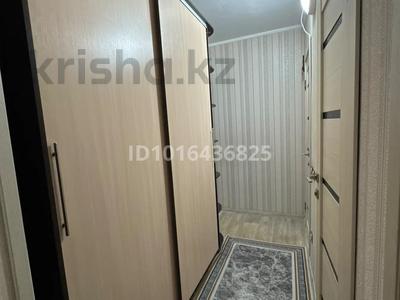 2-бөлмелі пәтер · 56 м² · 4/5 қабат, 2 ш/а. — Рынок Алтай, бағасы: 200 000 ₸ в Актобе, мкр 8