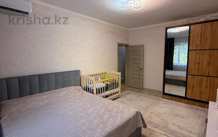 1-комнатная квартира · 43 м² · 2/5 этаж, мкр Аксай-5 9 за 31 млн ₸ в Алматы, Ауэзовский р-н — фото 2
