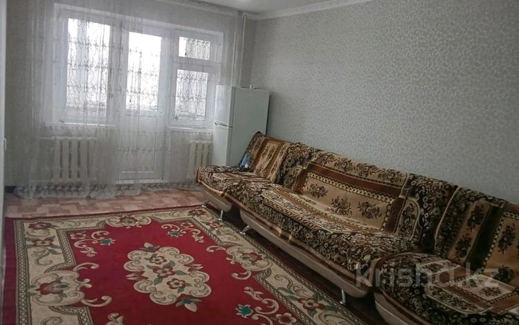 2-комнатная квартира, 45 м², 4/5 этаж, мкр Акбулак за 11.5 млн 〒 в Таразе — фото 2