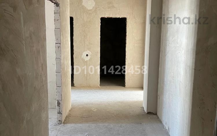 2-бөлмелі пәтер · 67.3 м² · 3/9 қабат, Нұрсая ш/а., Султан Бейбарыс 437 — Школа СТГ, бағасы: 25 млн ₸ в Атырау, мкр Нурсая — фото 2