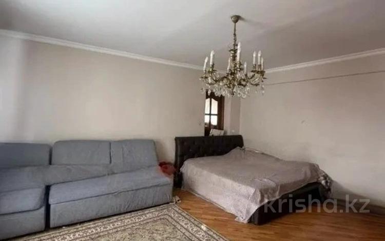 3-бөлмелі пәтер · 105 м² · 5/9 қабат, Жибек-Жолы, бағасы: 88 млн ₸ в Алматы, Алмалинский р-н — фото 2