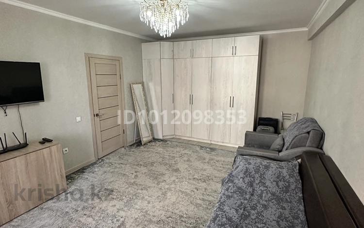 1-комнатная квартира · 44.5 м² · 4/10 этаж, мкр Шугыла, Жунисова 14/17 — Микрорайон Шугыла за 28 млн ₸ в Алматы, Наурызбайский р-н — фото 2