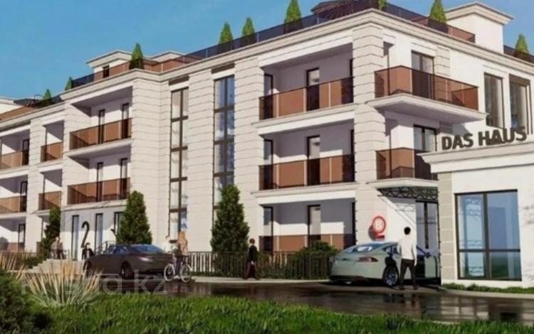 4-комнатная квартира · 235 м² · 3/3 этаж, Чайкиной 5/1 за 280 млн ₸ в Алматы, Медеуский р-н — фото 2