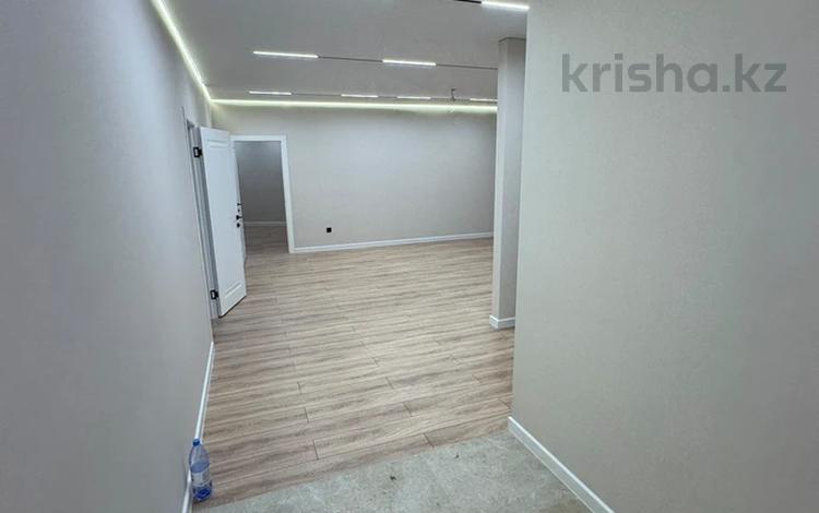 3-комнатная квартира · 120 м² · 4/9 этаж, мкр. Алтын орда 19г за 45 млн ₸ в Актобе — фото 2