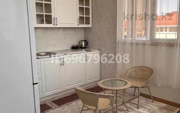 1-комнатная квартира · 32 м² · 10/10 этаж, Куаныша Толеметова 50/6 за 13 000 ₸ в Шымкенте, Абайский р-н — фото 2