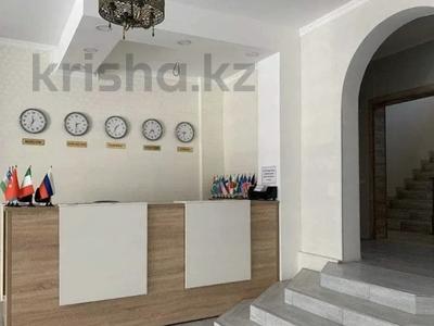 Свободное назначение, офисы, магазины и бутики, склады, бани, гостиницы и зоны отдыха, фитнес и спорт, медцентры и аптеки, образование, конференц-залы, кабинеты и рабочие места · 350 м² за 2.5 млн 〒 в Алматы, Наурызбайский р-н