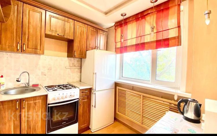 1-комнатная квартира, 32 м², 4/5 этаж, алтынсарина за 13.3 млн 〒 в Петропавловске — фото 2