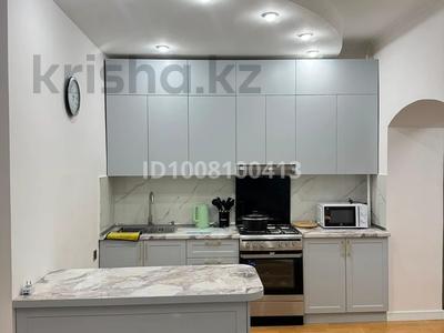 2-бөлмелі пәтер · 50 м² · 4/5 қабат, Айтеке би 1, бағасы: 15 000 〒 в Таразе