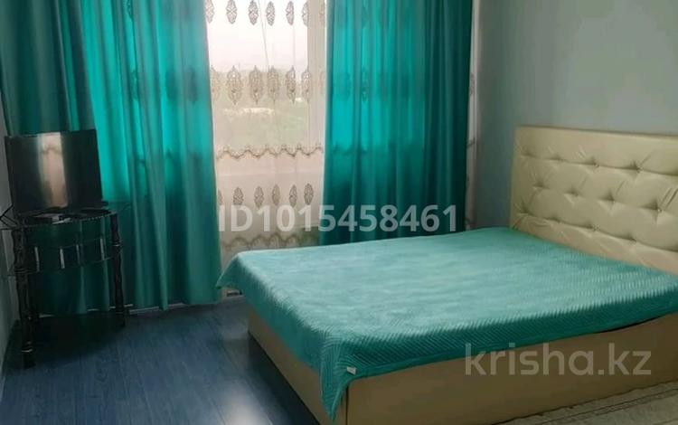 1-комнатная квартира · 42 м² · 7/9 этаж, мкр Аксай-1 2 за 230 000 ₸ в Алматы, Ауэзовский р-н — фото 2