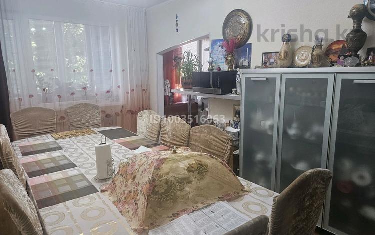 3-бөлмелі пәтер · 63 м² · 2/5 қабат, Курмангазы 100 — Напротив магазина "Пешеход", бағасы: 24 млн ₸ в Уральске, мкр Школьник — фото 3