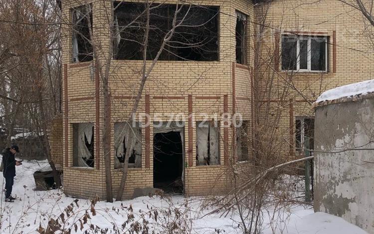 Часть дома • 6 комнат • 200 м² • 7.24 сот., Аханова 15 за 16.5 млн 〒 в Караганде, Казыбек би р-н — фото 4