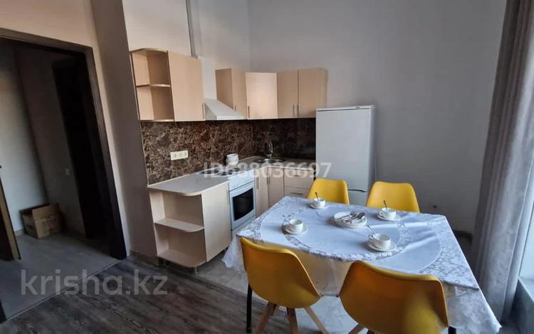 1-бөлмелі пәтер · 40 м² · ай сайын, Абдуллиных 28/1, бағасы: 300 000 〒 в Алматы, Медеуский р-н — фото 2