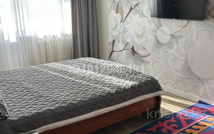 1-комнатная квартира · 34 м² · 2/5 этаж, мкр 4 13 за 10 000 ₸ в Уральске — фото 2
