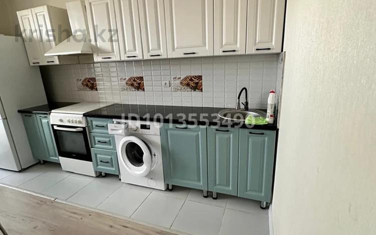 2-комнатная квартира · 67 м² · 5/7 этаж, мкр. Алтын орда 201 за 25 млн ₸ в Актобе — фото 2