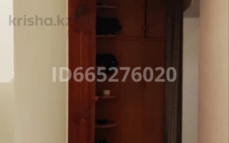 1-комнатная квартира, 31 м², 11/12 этаж, мкр Аксай-1А 7а — Толе би за 21 млн 〒 в Алматы, Ауэзовский р-н — фото 2