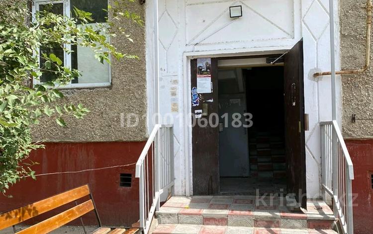 1-бөлмелі пәтер · 32 м² · 1/5 қабат, Привокзальный — Дина, школы #27, #34, #24; садик все вблизи. Не в залоге., бағасы: 10 млн ₸ в Атырау, мкр Привокзальный-3 — фото 3