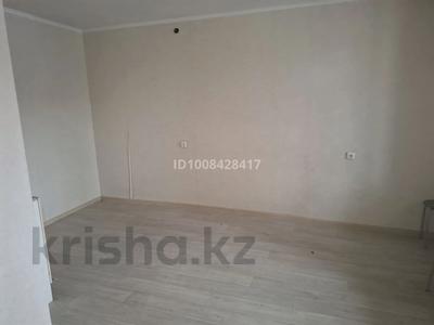 1-комнатная квартира · 36 м² · 2/5 этаж, Ауэзова 79 — Магазин нива за 50 000 〒 в Аксу