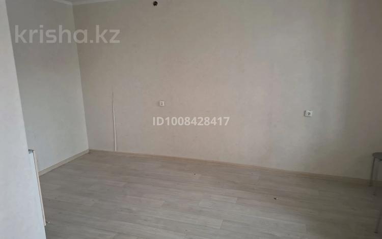 1-комнатная квартира · 36 м² · 2/5 этаж, Ауэзова 79 — Магазин нива за 50 000 〒 в Аксу — фото 2