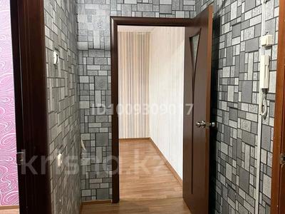 2-комнатная квартира · 42.4 м² · 2/5 этаж, 6 микрорайон 52 — Вдоль дороги по Темиртауской за 12 млн 〒