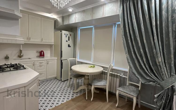 3-комнатная квартира · 90 м² · 6/8 этаж, Достык 46 за 115 млн ₸ в Алматы, Медеуский р-н — фото 2